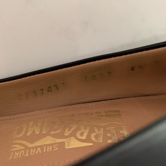 ❤️SOLD❤️ Salvatore Ferragamo black shoes - Picture 6 of 8